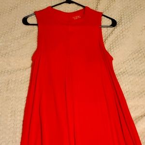 Sleveless red dress